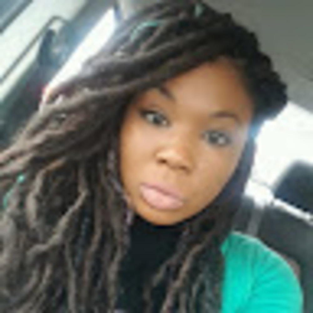 Meet your Posher, Adina